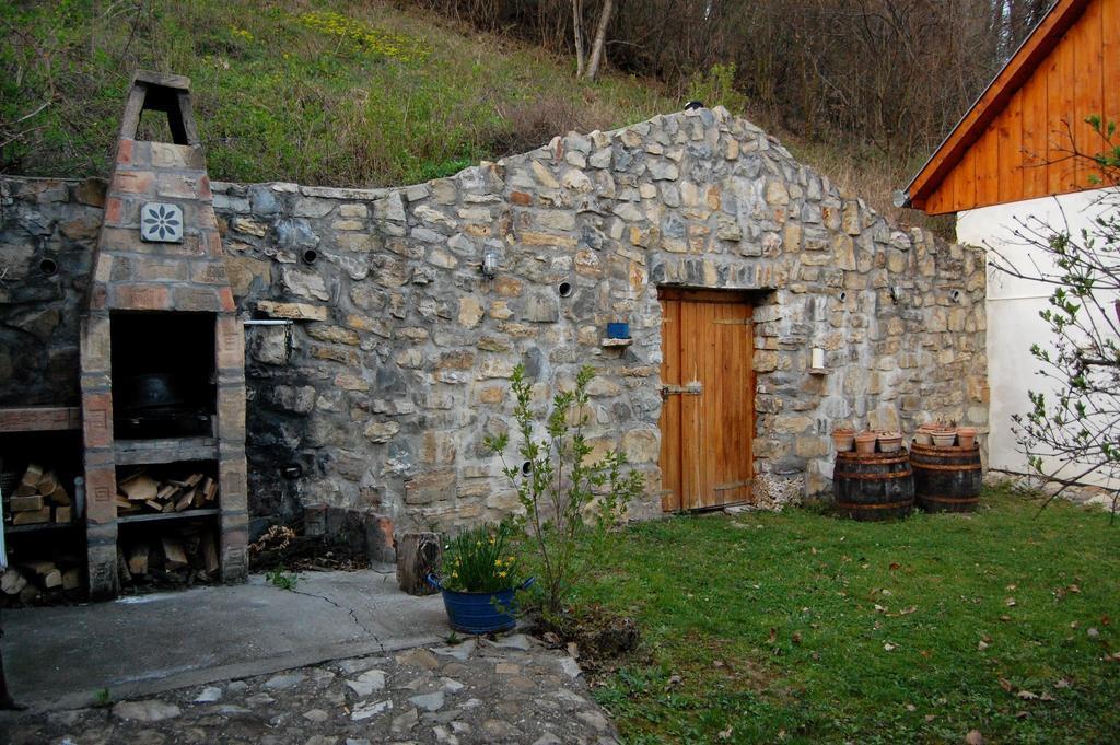 Tulipános Vendégház Obanya Kültér fotó