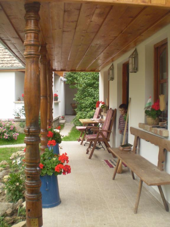 Tulipános Vendégház Obanya Kültér fotó