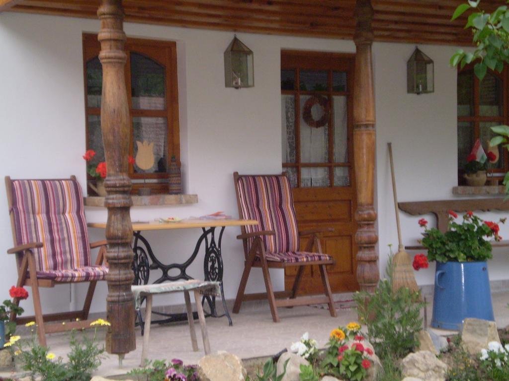 Tulipános Vendégház Obanya Kültér fotó